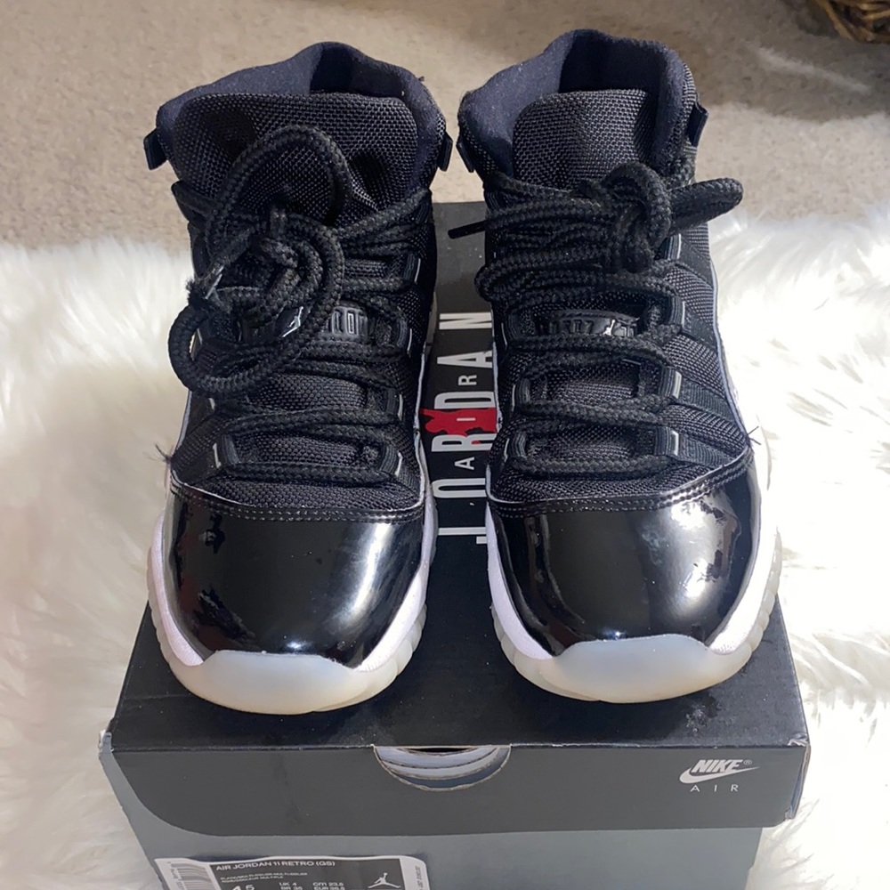 Boys Jordan’s 11’s